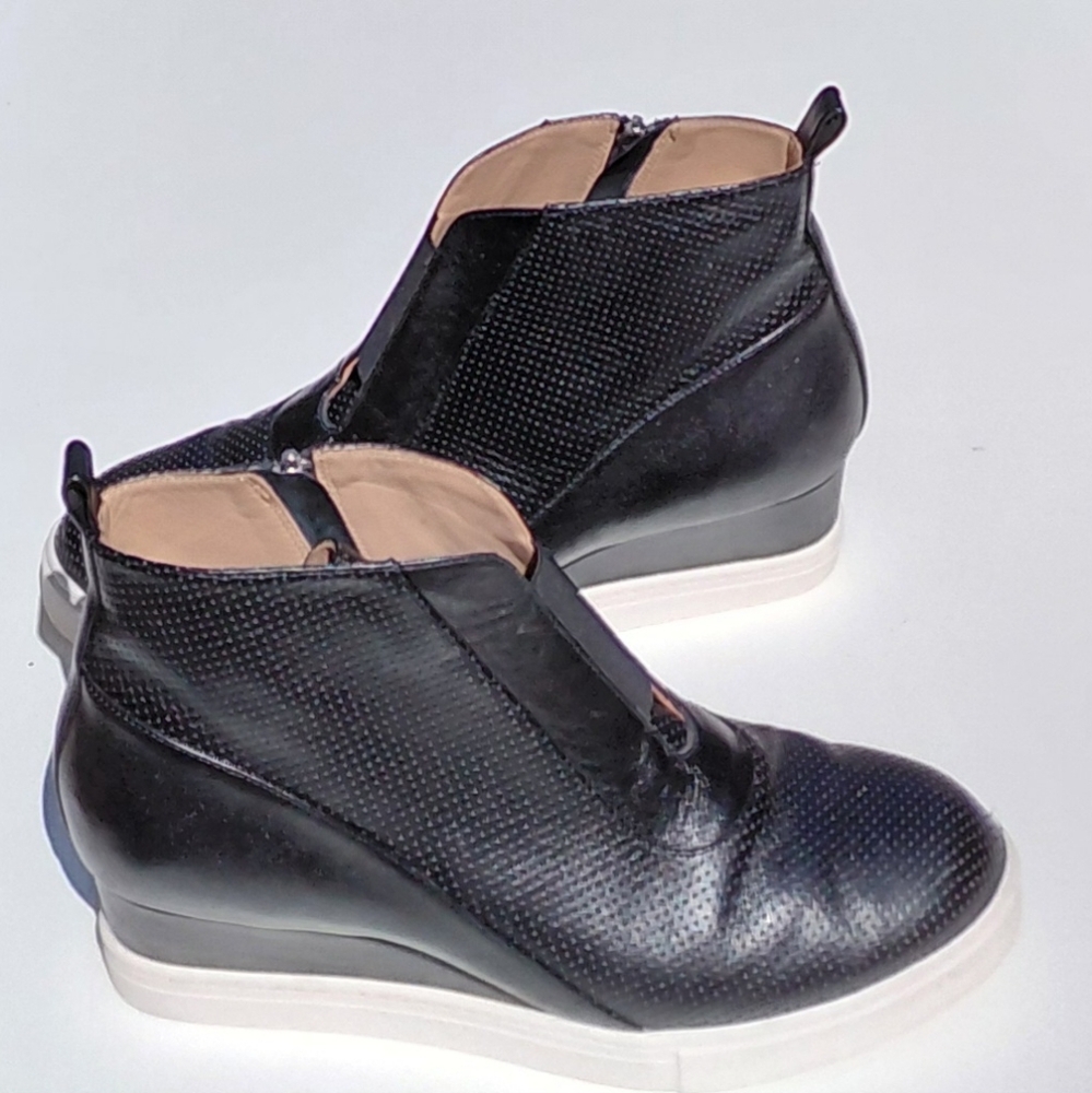 LINEA PAOLO Anna  Women's  Black Wedge Sneakers - 9.5M